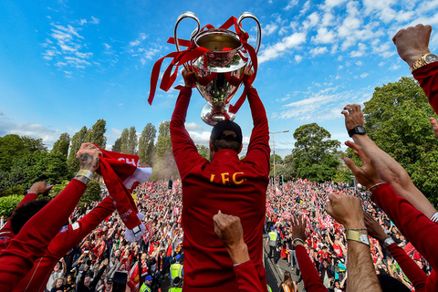 现作为年度 现作为年度