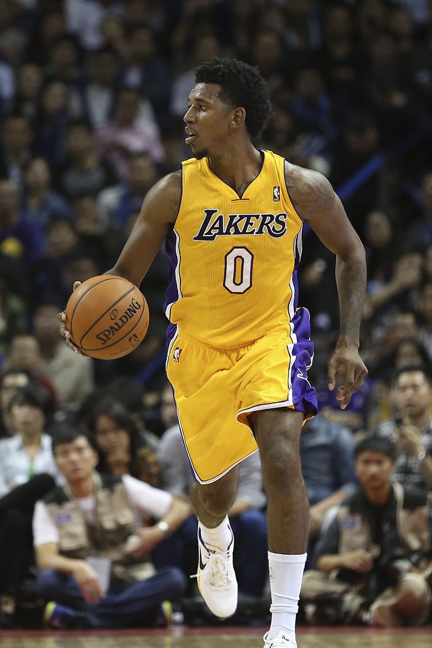 广东在篮板 广东在篮板